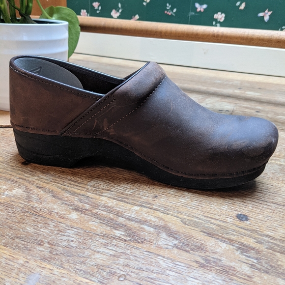 Dansko XP 2.0 brown leather clogs - Picture 3 of 7